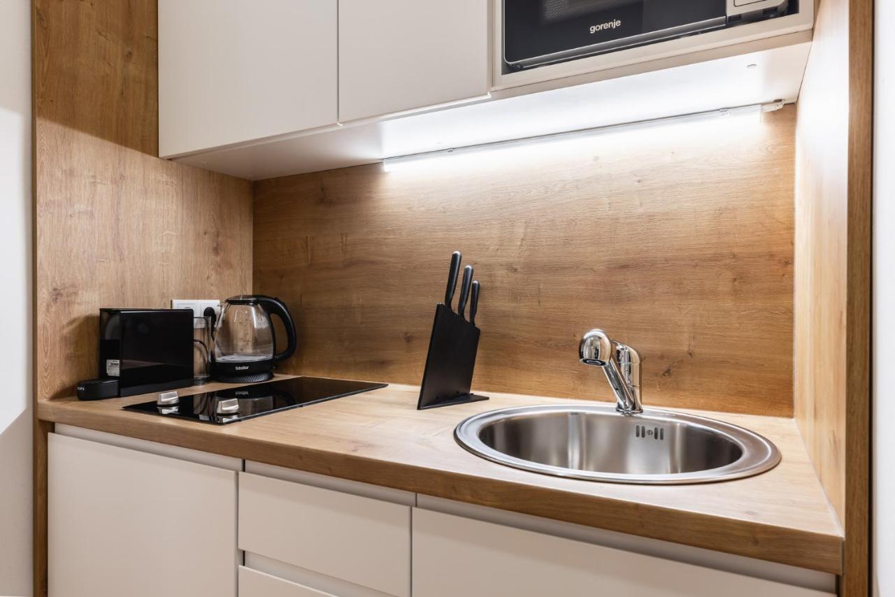Classy And Elegant In A Calm Area Apartament Viena