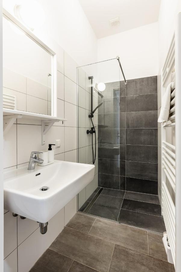 Classy And Elegant In A Calm Area Apartament Viena