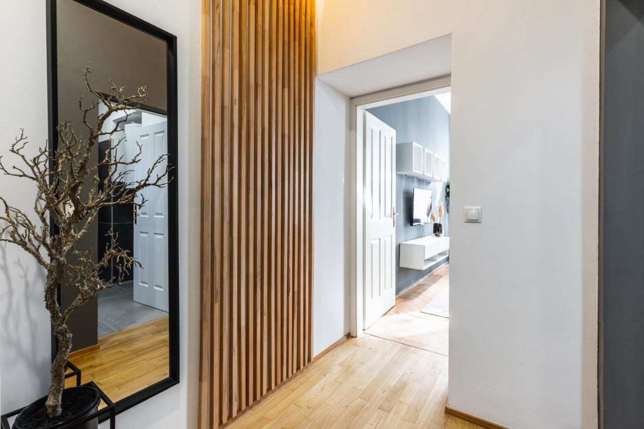 Classy And Elegant In A Calm Area Apartament *