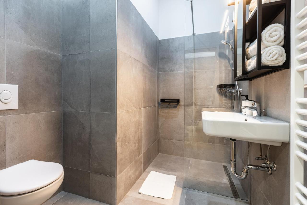 Classy And Elegant In A Calm Area Apartament Viena